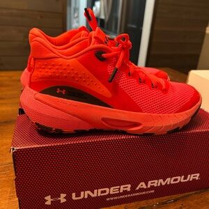 Under Armour Hovr Breakthru sneakers